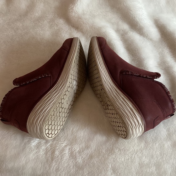 EUC RYKA Wine/ Burgundy Slip-On Comfort Booties Sneakers Size 7.5 W - Picture 4 of 15